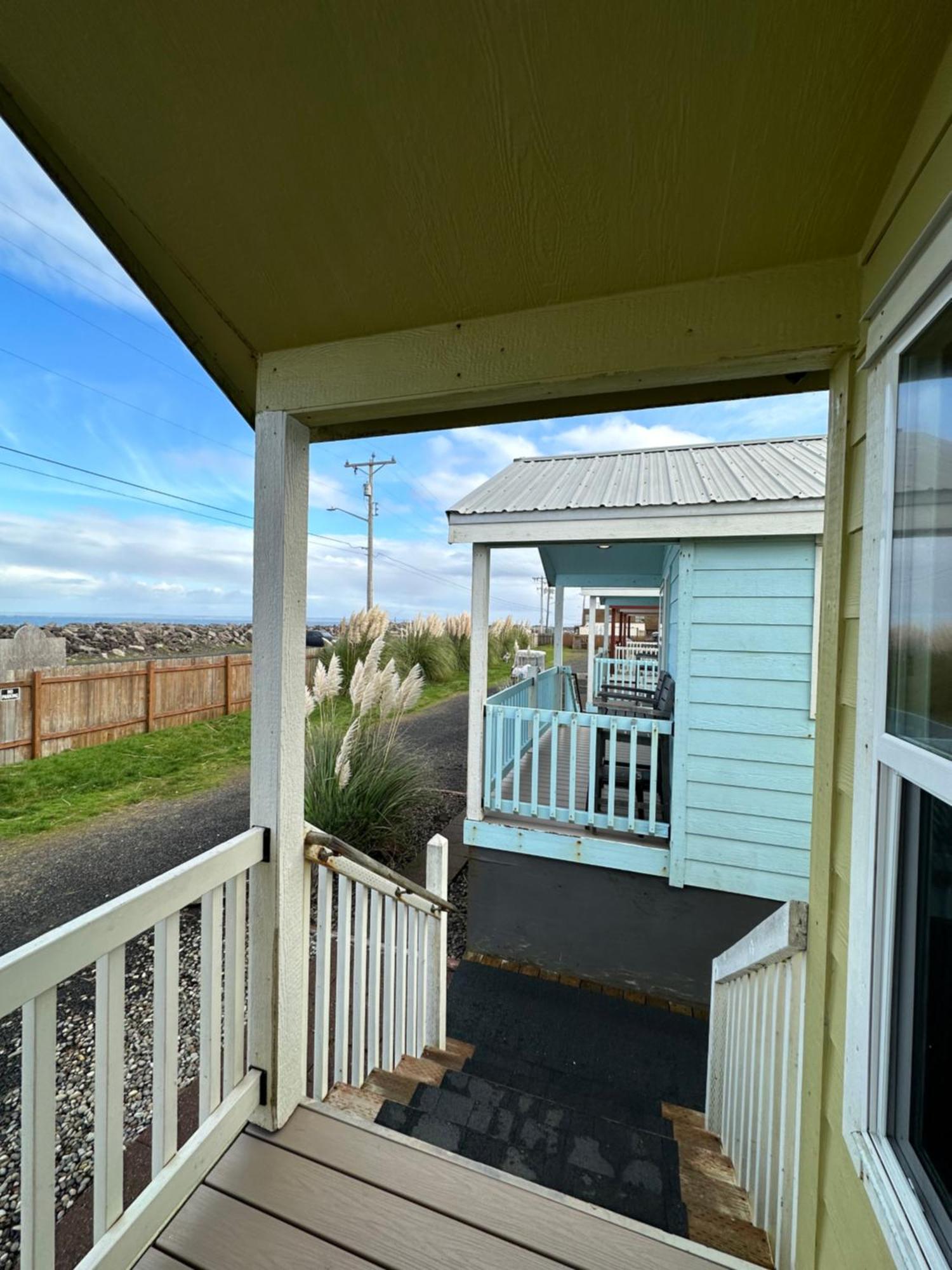 Westport Marina Cottages Exterior photo